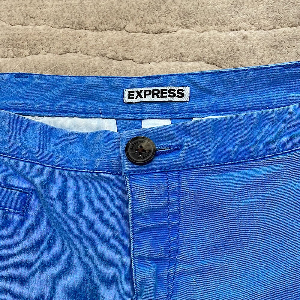 Express low rise blue shorts size 8 - Picture 3 of 3